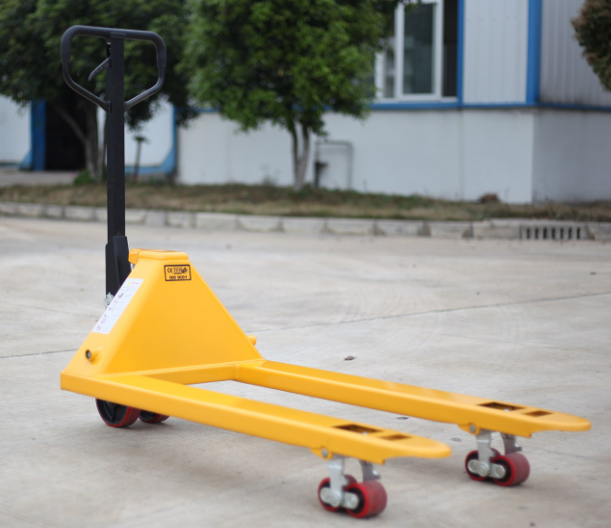 石家莊小區封控，手動叉車搬運生活用品緩解壓力